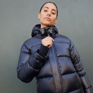 Aritzia TNA Super Puff Mid